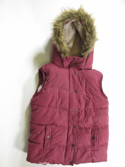 Vínová vesta pro holky secondhand Vínová vesta pro holky secondhand