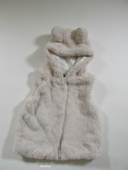 Chlupatá vesta pro holky secondhand Chlupatá vesta pro holky secondhand