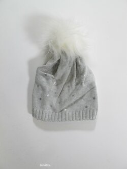 Čepička pro holky s hvězdičkami secondhand Čepička pro holky s hvězdičkami secondhand