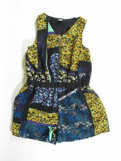 Letní overal pro holkykytkovaný secondhand Letní overal pro holkykytkovaný secondhand