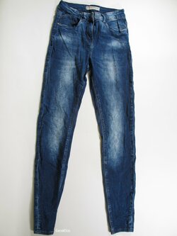 Modré džínové kalhoty pro holky secondhand Modré džínové kalhoty pro holky secondhand