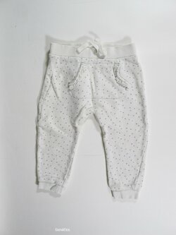 Tepláky s puntíkem pro holky secondhand Tepláky s puntíkem pro holky secondhand