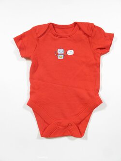 Červené body s robotem secondhand Červené body s robotem secondhand