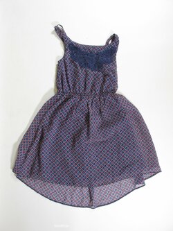 Kytkované šaty pro holky na ramínka secondhand Kytkované šaty pro holky na ramínka secondhand