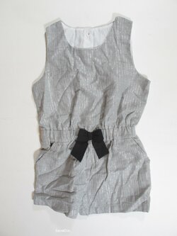 Letní overal pro holky šedo stříbrný secondhand Letní overal pro holky šedo stříbrný secondhand