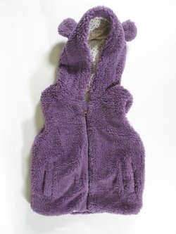 Chlupatá vesta pro holky fialová secondhand Chlupatá vesta pro holky fialová secondhand