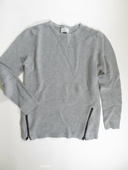 Šedý svetr pro holky secondhand Šedý svetr pro holky secondhand