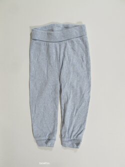 Modré slabší tepláčky pro holky secondhand Modré slabší tepláčky pro holky secondhand