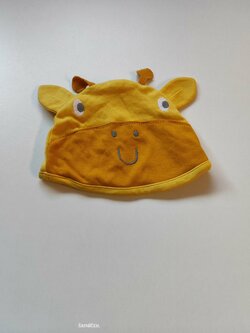 Žlutá čepička žirafa pro holky secondhand Žlutá čepička žirafa pro holky secondhand