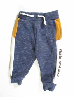 Trojbarevné tepláky pro kluky secondhand Trojbarevné tepláky pro kluky secondhand