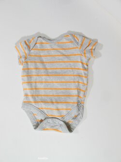 Pruhované šedo oranžové body secondhand