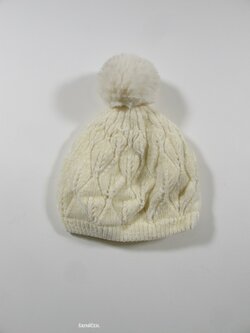 Smetanová zimní čepice second hand Smetanová zimní čepice second hand