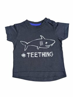 tmavě šedé tričko se žralokem pro kluky secondhand nutmeg tmavě šedé tričko se žralokem pro kluky secondhand nutmeg