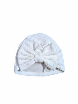Jarní bílá čepička s mašličkou pro holky secondhand Jarní bílá čepička s mašličkou pro holky secondhand