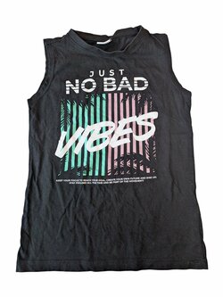 Černé tílko s obrázkem pro holky secondhand Chapter Young Černé tílko s obrázkem pro holky secondhand Chapter Young