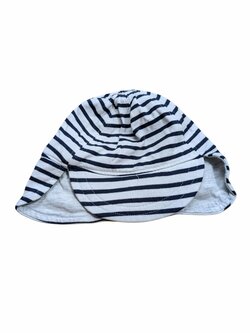 Bílo černá pruhovaná kšiltovka pro holky outlet F&F Bílo černá pruhovaná kšiltovka pro holky outlet F&F
