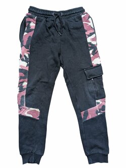 Černé tepláky s maskováním pro kluky secondhand George