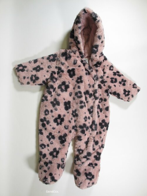 Zimní kombinéza chlupatá s kytkami pro holky secondhand