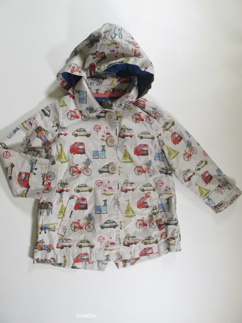 Pogumovaná bunda s obrázky pro holky secondhand