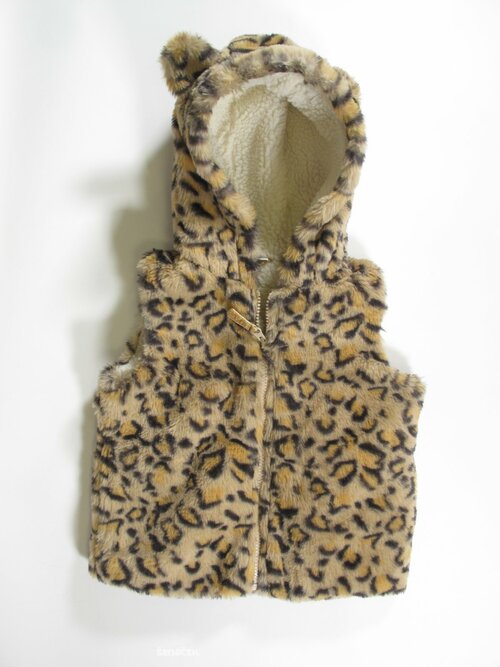 Chlupatá vesta pro holky se vzorem secondhand