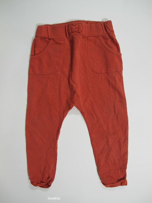 Tepláky pro holkÿ se srdíčky secondhand