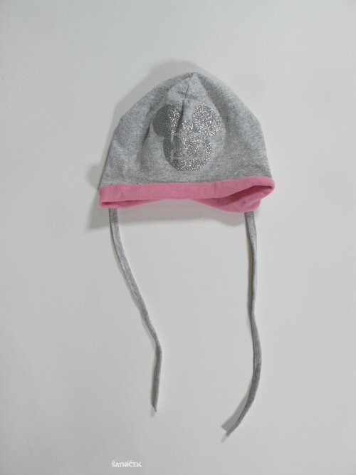 Růžovo šedá čepička pro holky secondhand