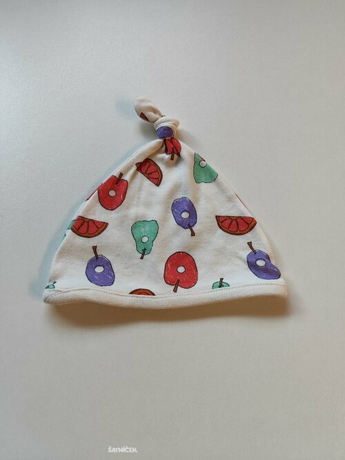 Jarní čepička pro holky secondhand