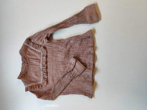 Halenka pro holky hnědá s volánky a dl. rukávem secondhand