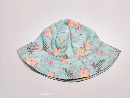 Tyrkysový klobouk s kytičkami pro holky outlet