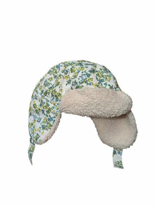 Zimní čepice kytkovaná pro holky secondhand M&S