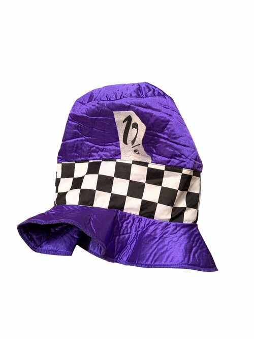 Fialový vysoký klobouk na Halloween secondhand