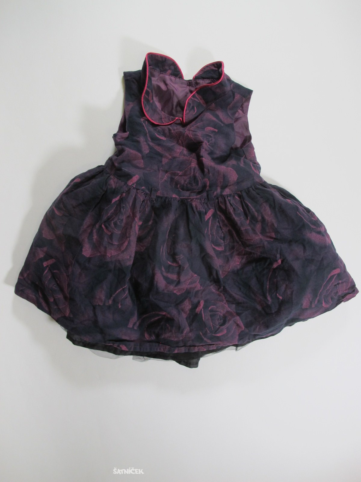 Kytkované šaty fialové  s kytkami  secondhand